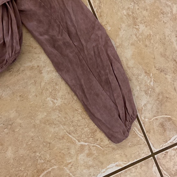 Over the shoulder crop top - Picture 2 of 3